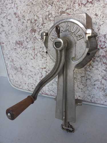 Old size grater - grater, rubbing