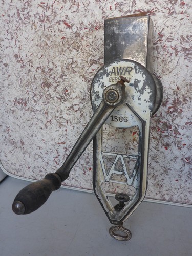 Old grater rubbing machine - old,