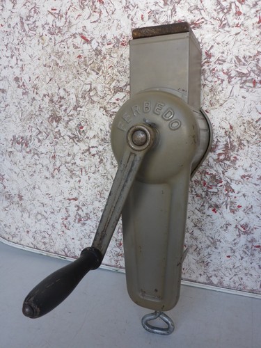Old grater kitchen - old,